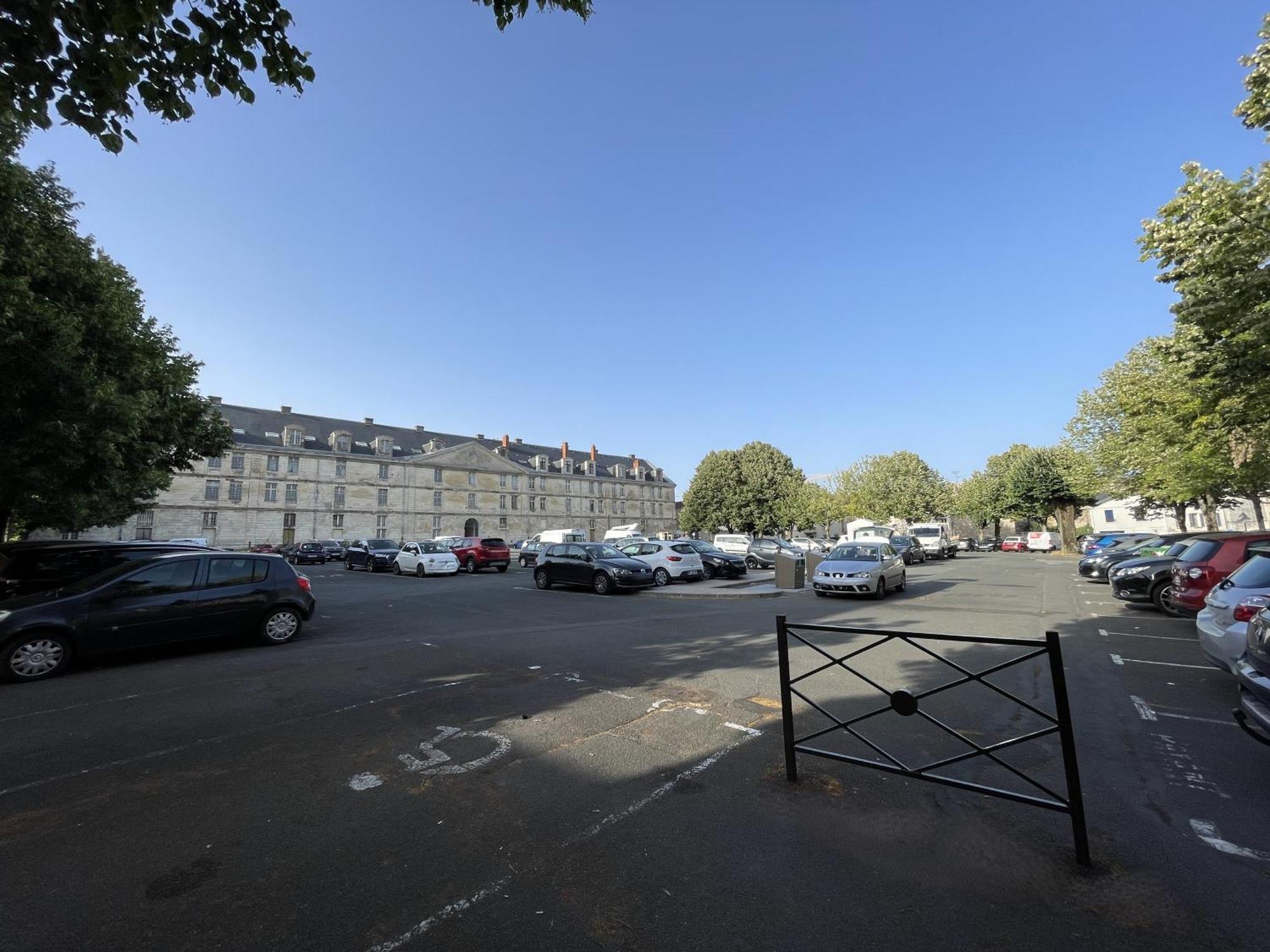 Chez Jean-Yves Et Zoe - La Boheme - Au Calme, Tres Propre, Proche Parkings Apartamento Niort Exterior foto
